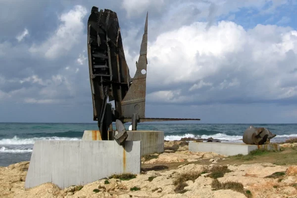 sea statue